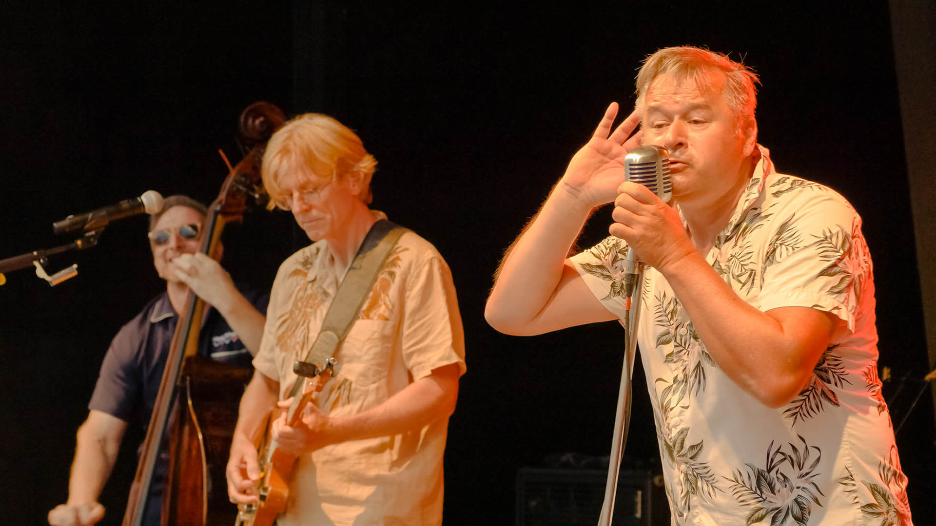 Robert Michel – vocals